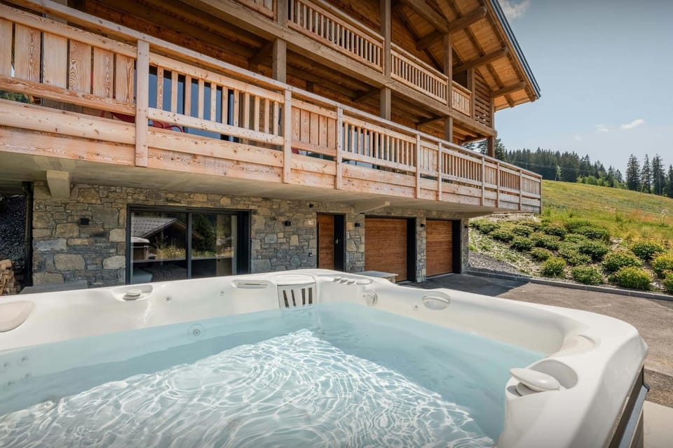 Day, Natural landscape, Hot Tub, View (from property/room), Area and facilities