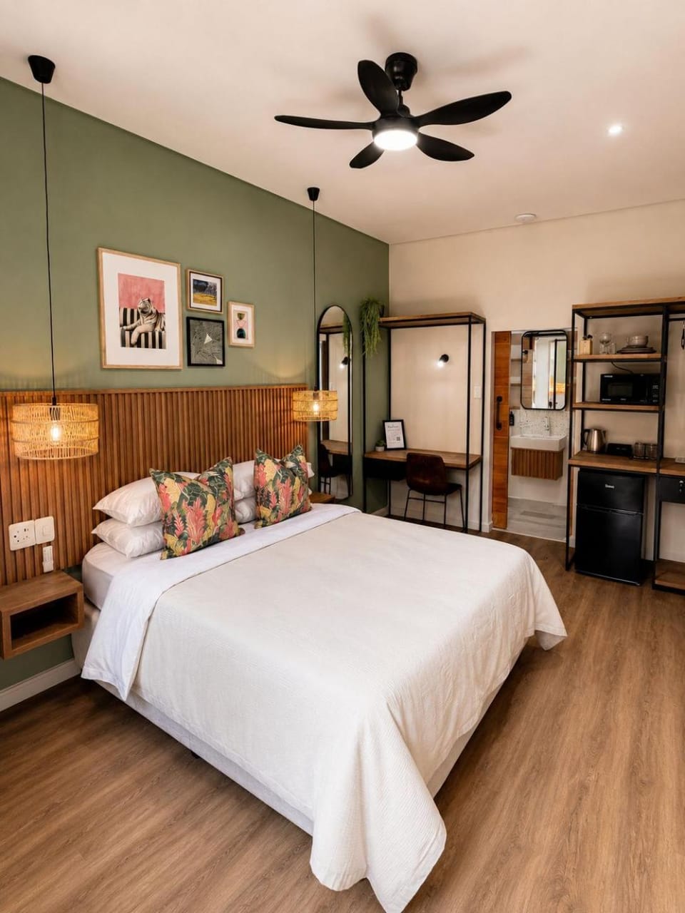 Bed, Photo of the whole room