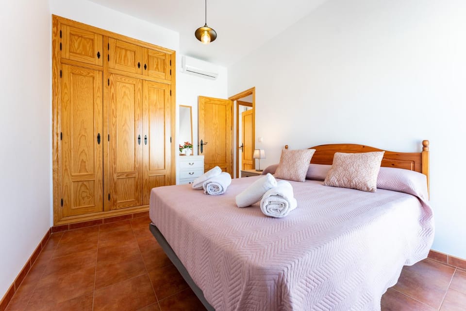 Bed, Photo of the whole room, Bedroom, towels, wardrobe, air conditioner