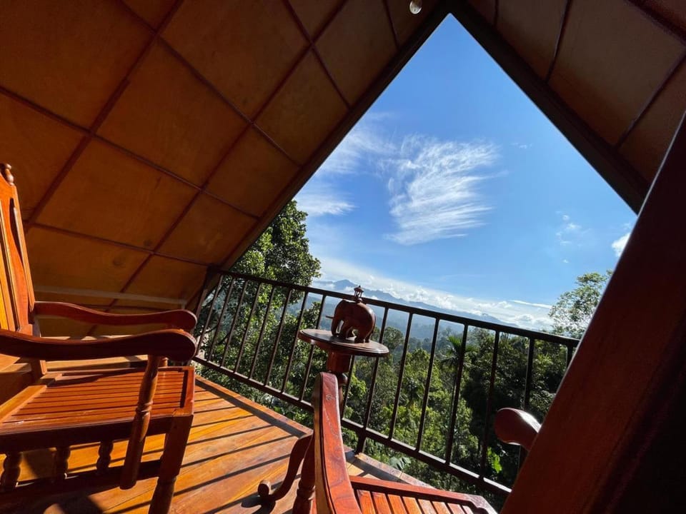 View (from property/room), Balcony/Terrace, Mountain view