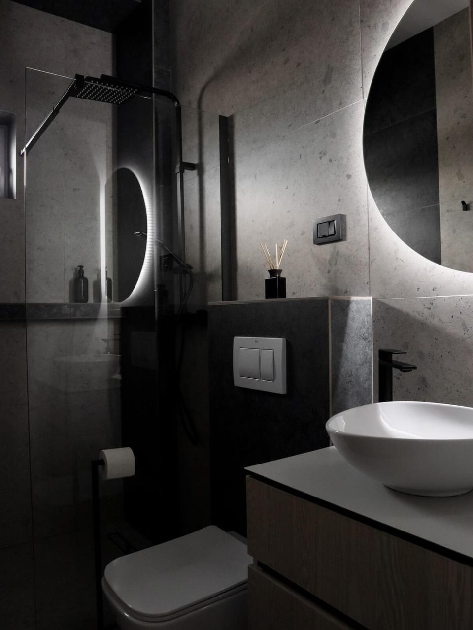 Shower, Toilet, Bathroom, towels