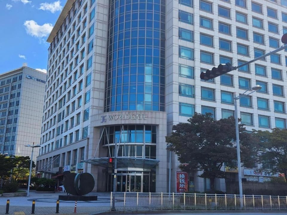 Property building, Location