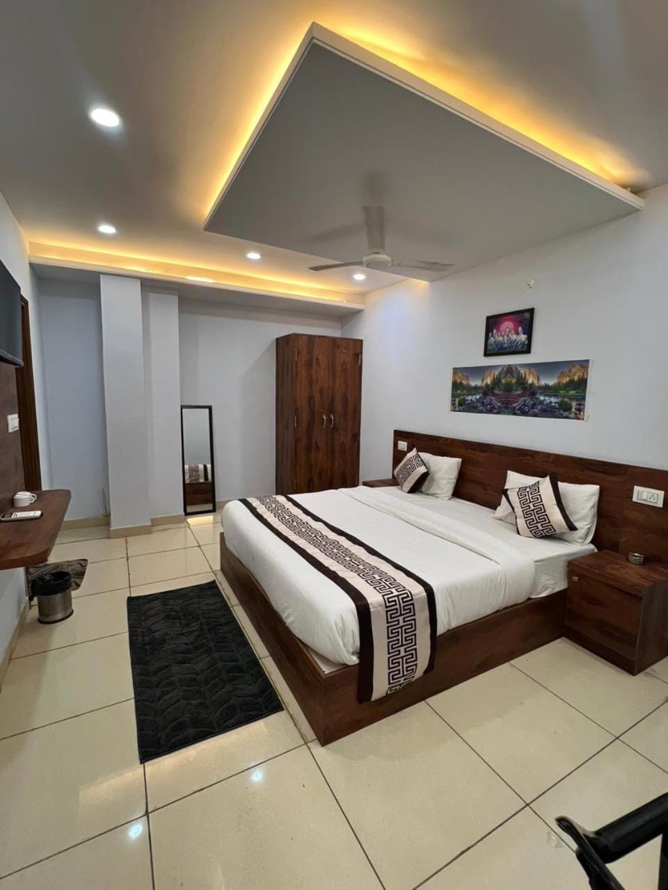 Photo of the whole room