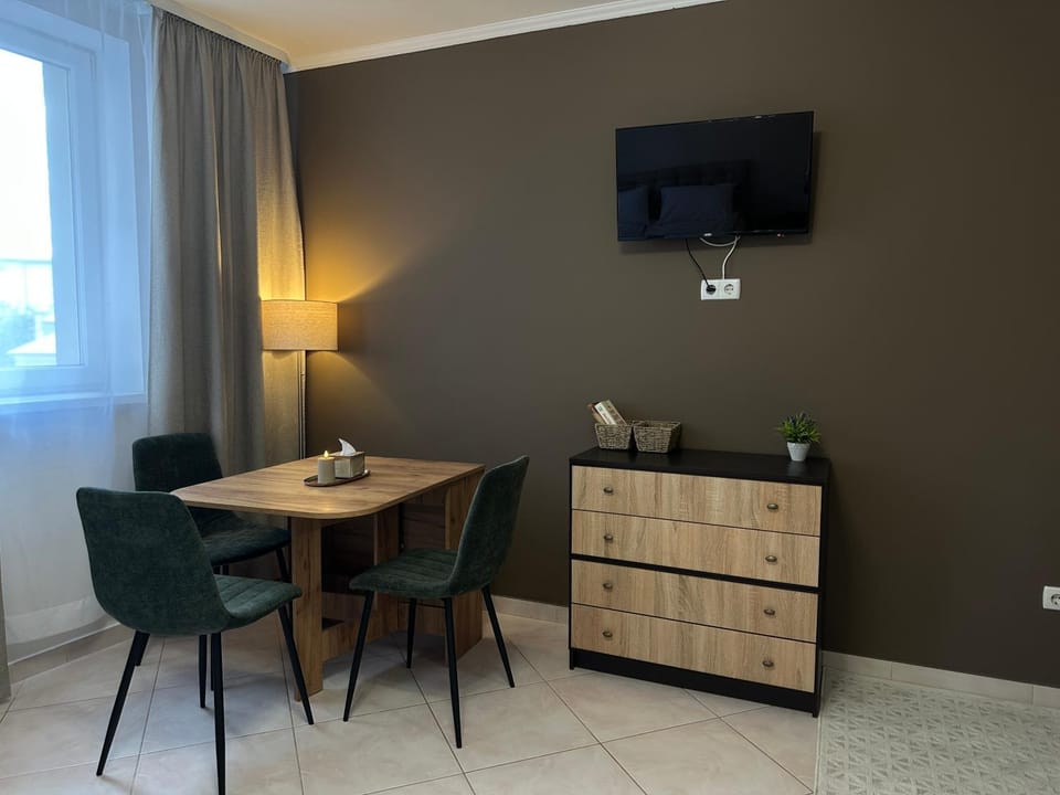 TV and multimedia, Dining area