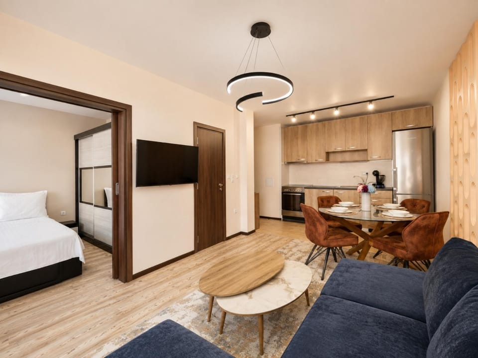 Communal lounge/ TV room, TV and multimedia, Kitchen or kitchenette, Living room, Dining area, Evening entertainment, oven, pet friendly