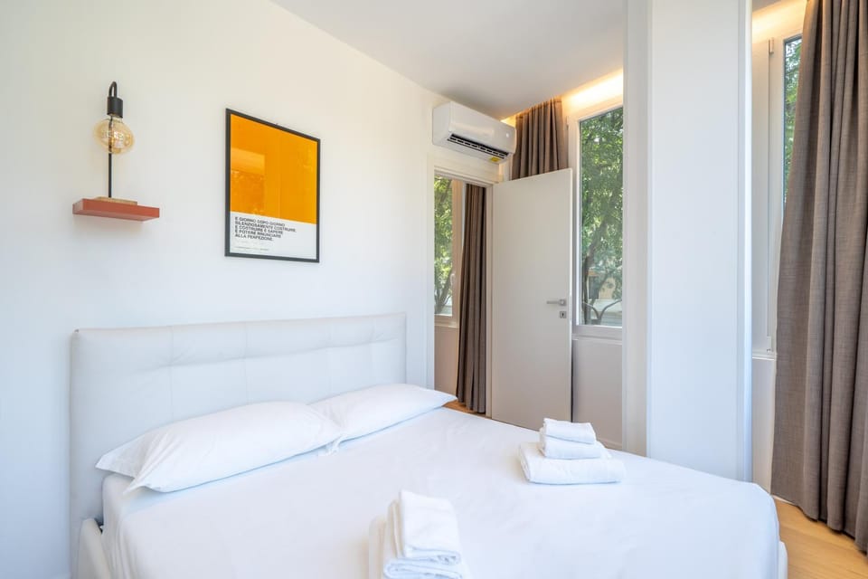 Bed, Photo of the whole room, Bedroom, towels, wardrobe, air conditioner