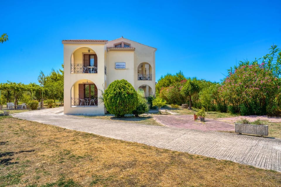 Property building, Garden