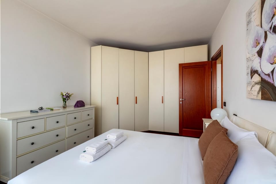 Comfy apartment close to the Colosseum Apartment in Rome