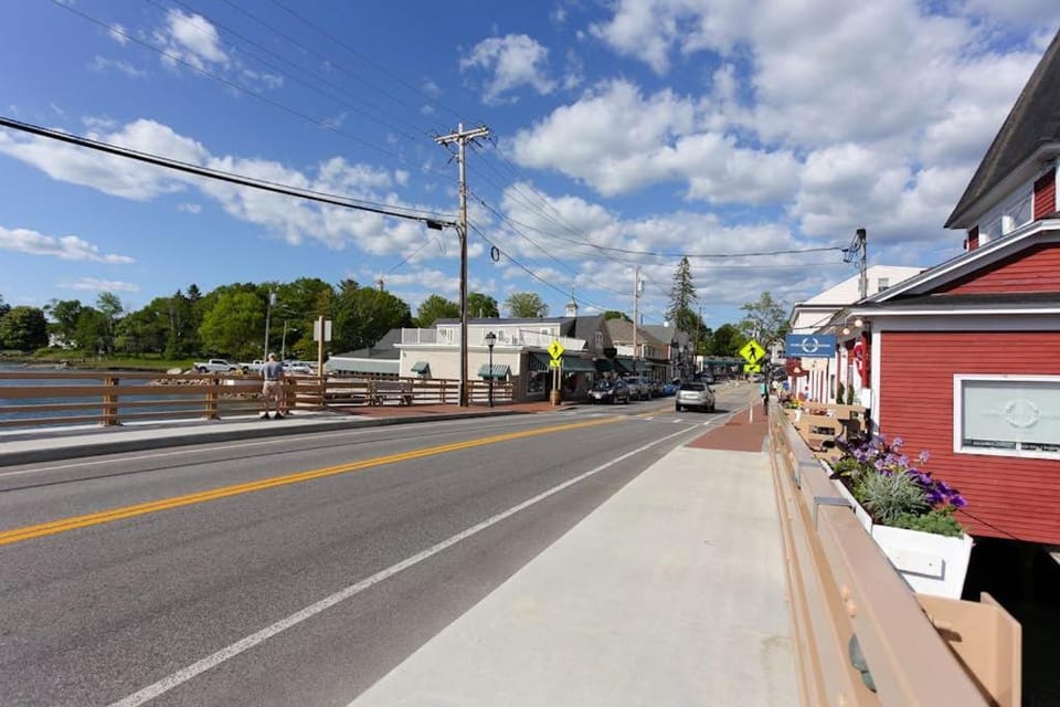 Downtown Apartment - walk to Beaches & Eateries Apartment in Kennebunkport