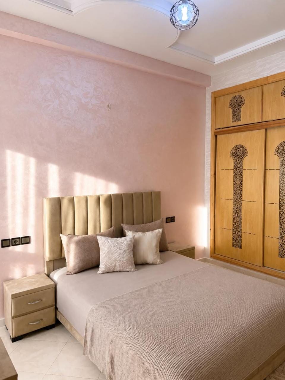 Bedroom, wardrobe, air conditioner