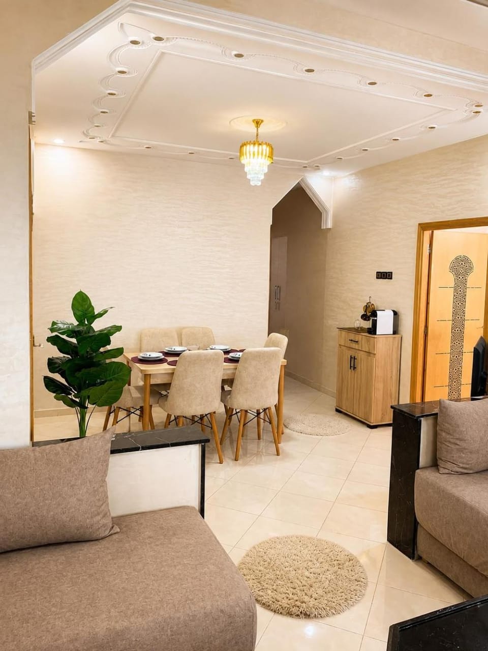 Coffee/tea facilities, Dining area