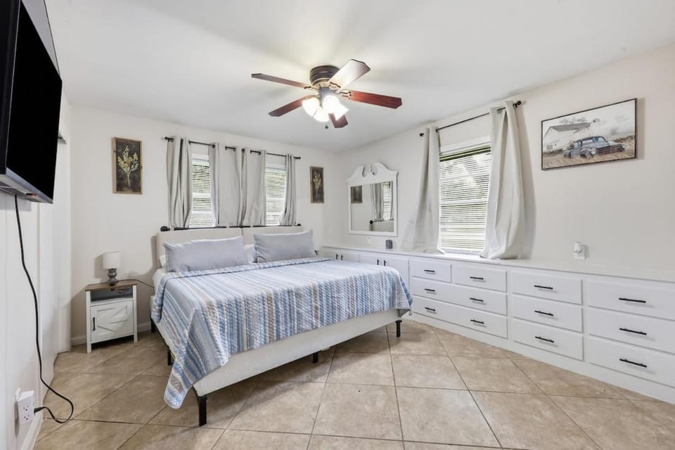 4 Bedroom 2 Bath home in Port Arthur Texas! House in Port Arthur