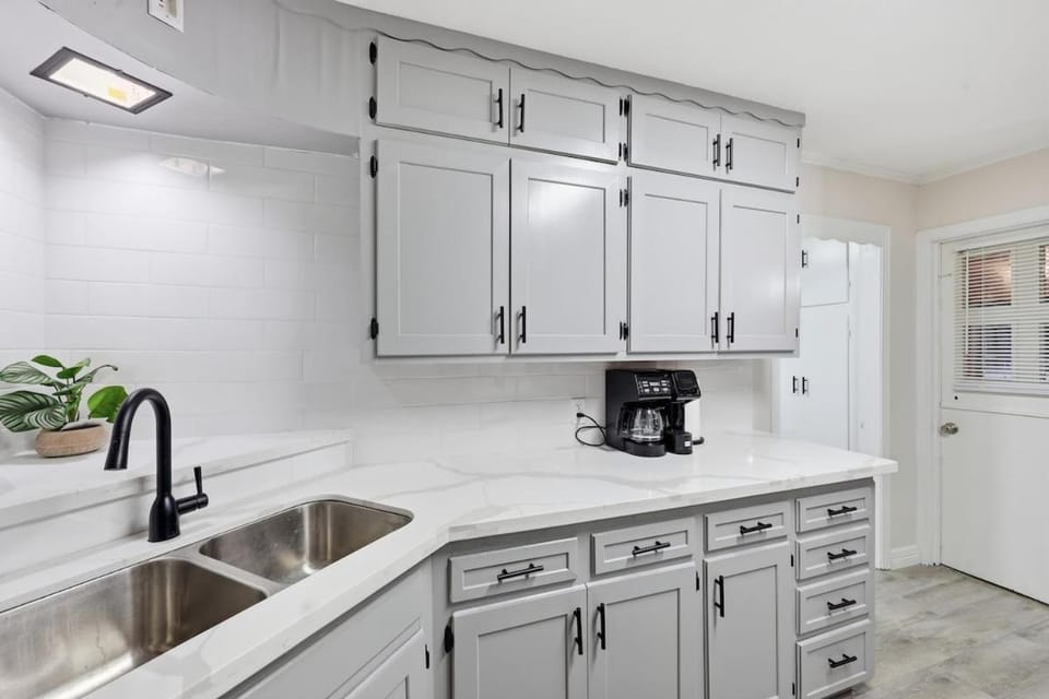 4 Bedroom 2 Bath home in Port Arthur Texas! House in Port Arthur