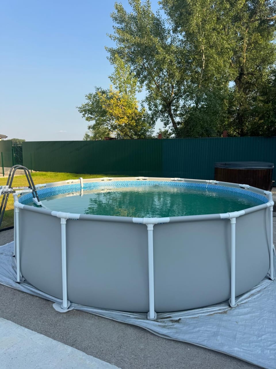 Swimming pool