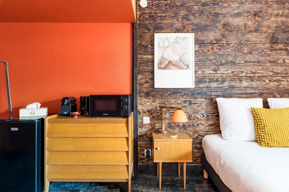Suite de caractère balnéo & esprit années 60 Apartment in Auvergne-Rhône-Alpes