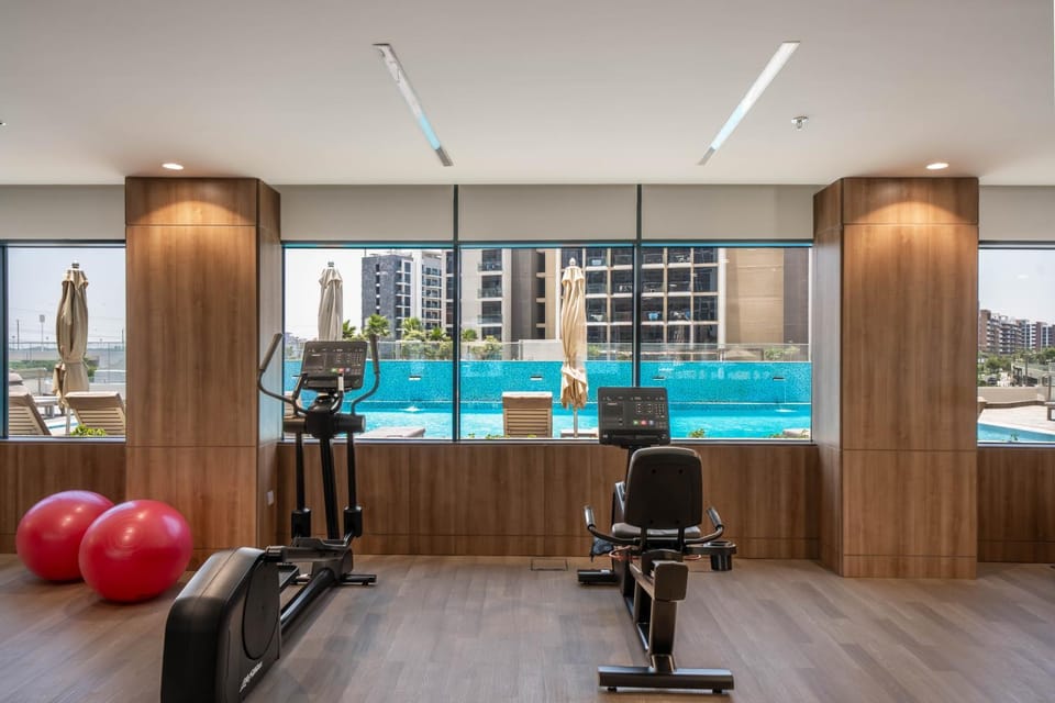 Sleek & Stylish Urban Studio Pool & Gym Access Apartment in Dubai