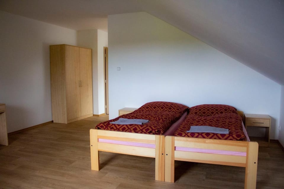 Bed, Photo of the whole room, wardrobe