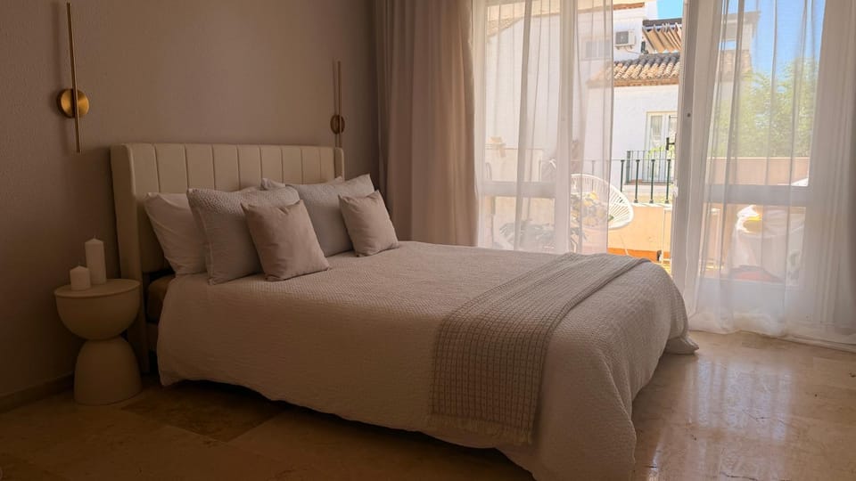MaraVilla Studio Boutique Apartment in Costa del Sol