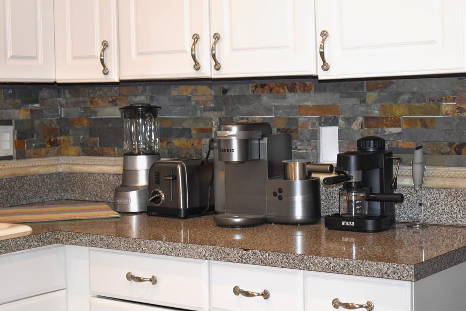 Coffee/tea facilities, Kitchen or kitchenette