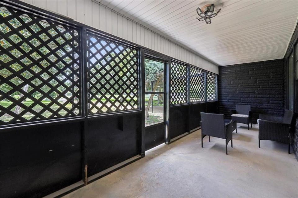 Updated 5 bedroom home in Bridge City House in Port Arthur