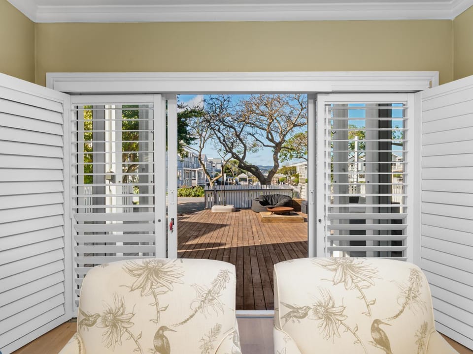 Patio, Day, View (from property/room), Balcony/Terrace, Living room, Seating area