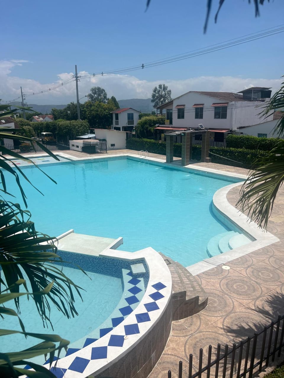 Flandes House y Pool House in Tolima