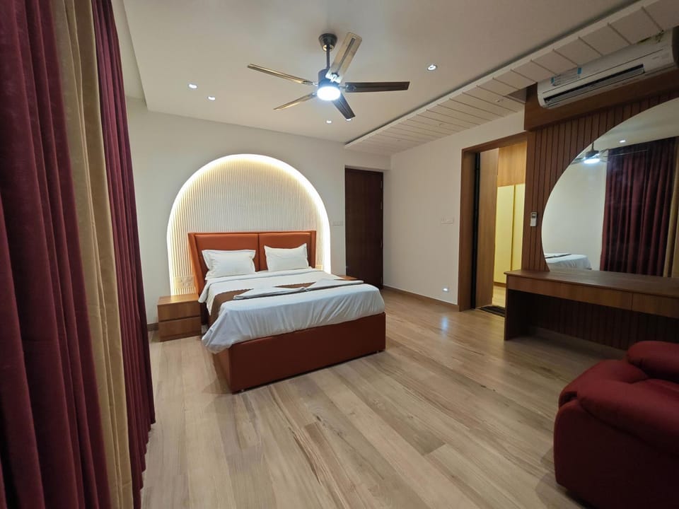 Bed, Photo of the whole room, Bedroom