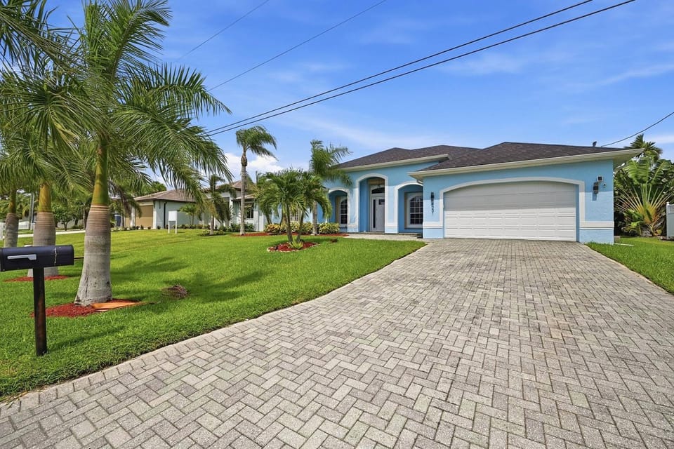 4001 SW 17th PL House in Cape Coral