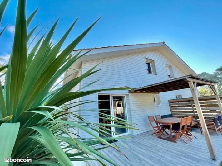 Les Cantines House in Soulac-sur-Mer