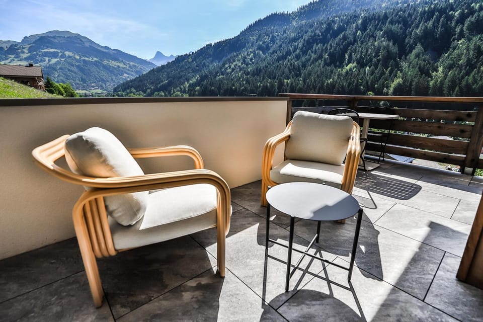 Balcony/Terrace, Mountain view, Mountain view