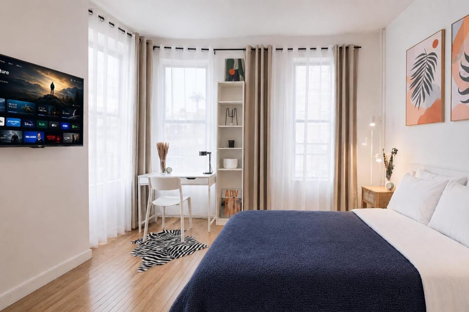 2 Bedroom Unit In Central Manhattan Apartment in Roosevelt Island