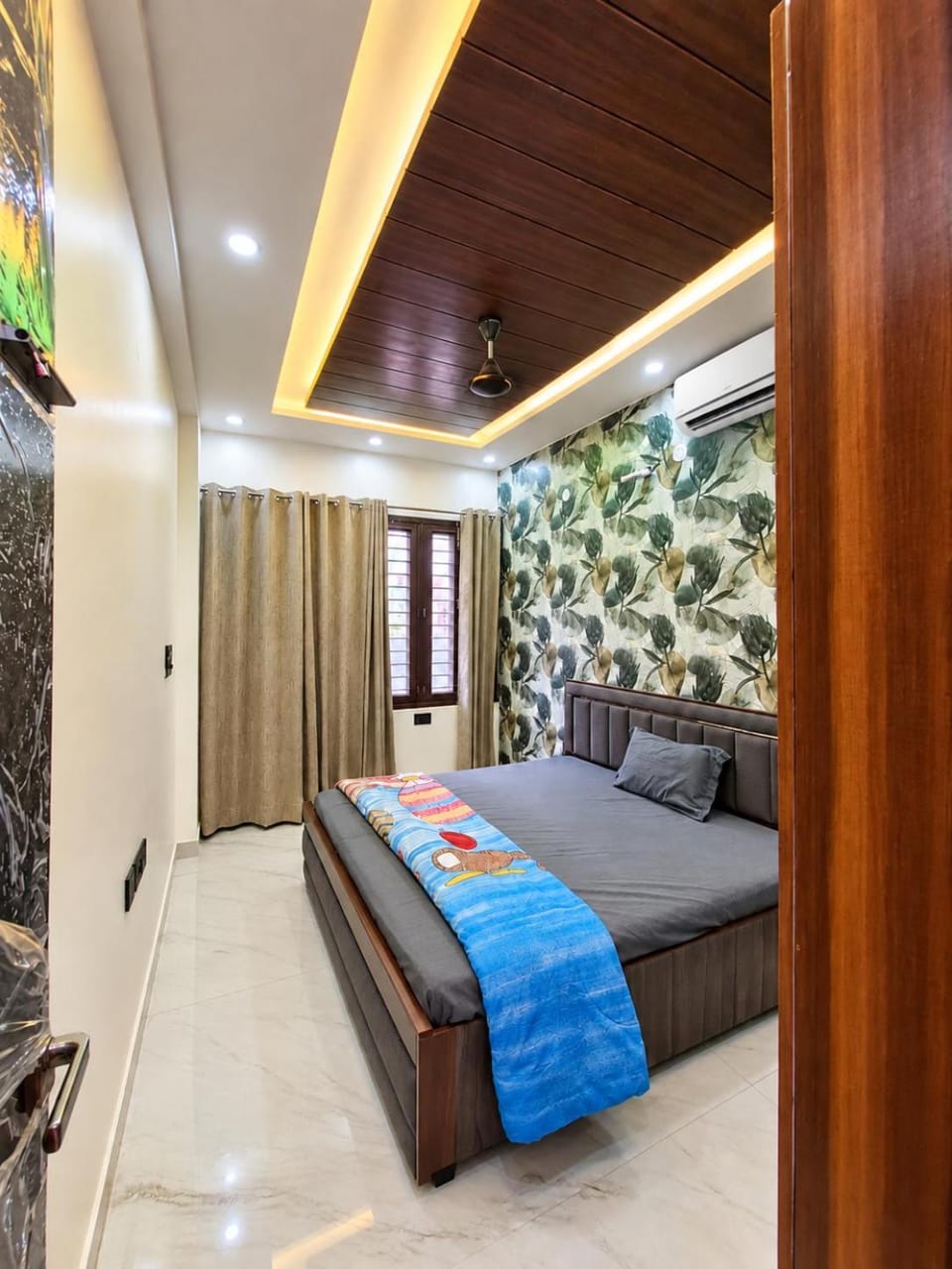 2BHK The AeroVibe Stay - Near Airport - Rooftop Flights View Apartment in Jaipur