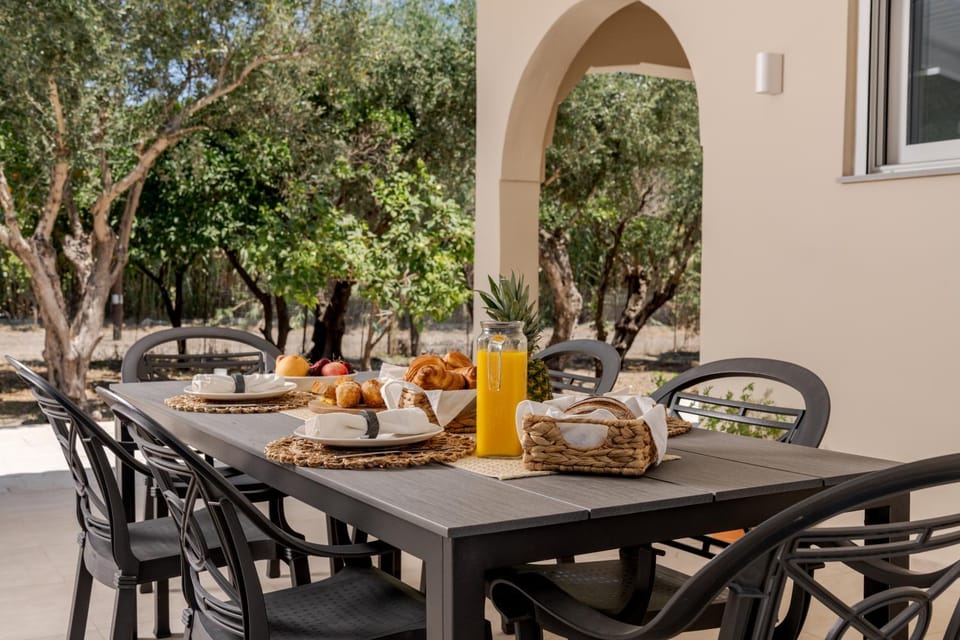 Day, Garden, Dining area