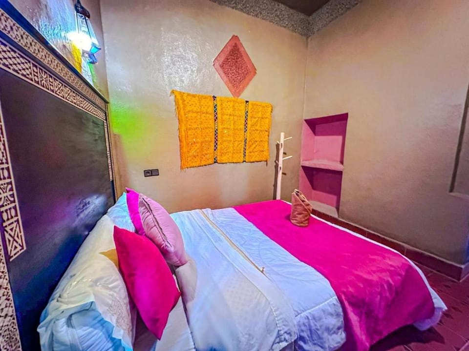 Bed, Photo of the whole room, Bedroom, bunk bed, wardrobe