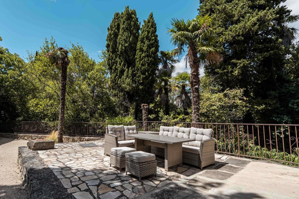 Le Moulin de Bouilhonnac pool & river House in Carcassonne