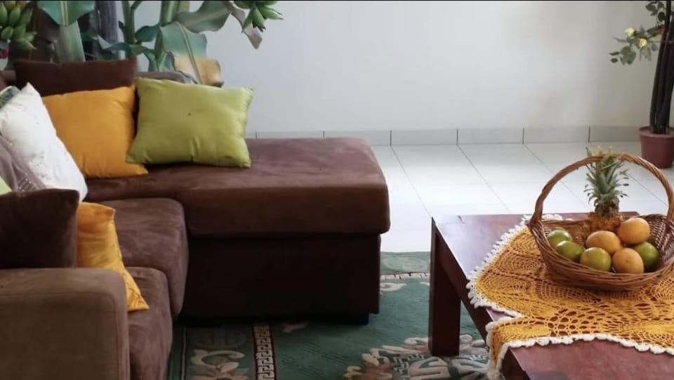 Villa with Pool & Jacuzzi Guadeloupe 7 people Villa in Grande-Terre, Guadeloupe
