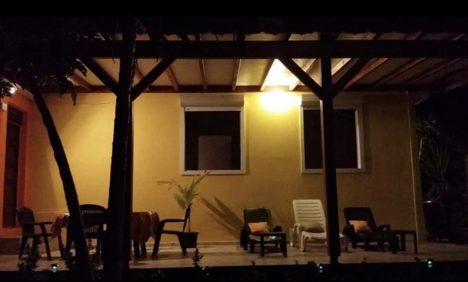 Villa with Pool & Jacuzzi Guadeloupe 7 people Villa in Grande-Terre, Guadeloupe