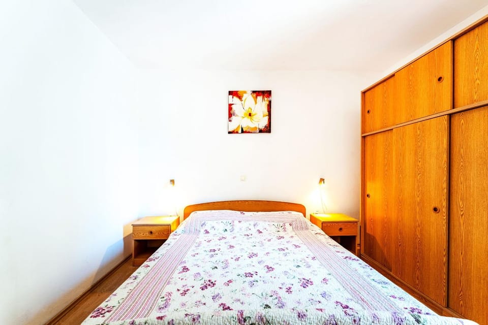 CC Dhorry Apartments Near Sea Apartment in Novalja