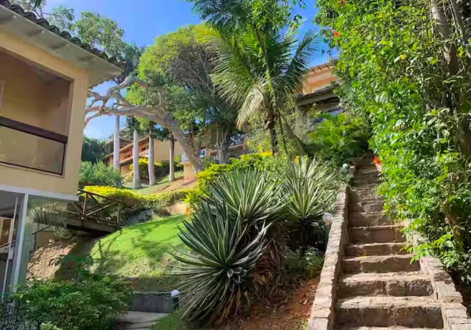 Casa com piscina e vista para o mar em búzios Apartment in Cabo Frio