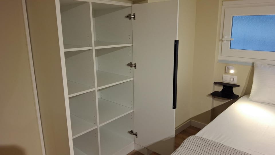Bed, Photo of the whole room, Bedroom, wardrobe
