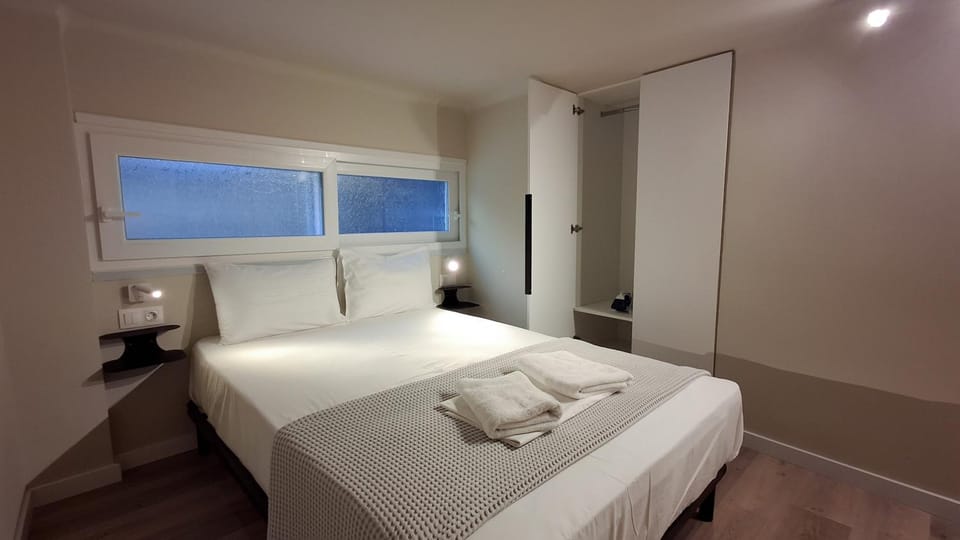 Bed, Photo of the whole room, Bedroom, towels, wardrobe