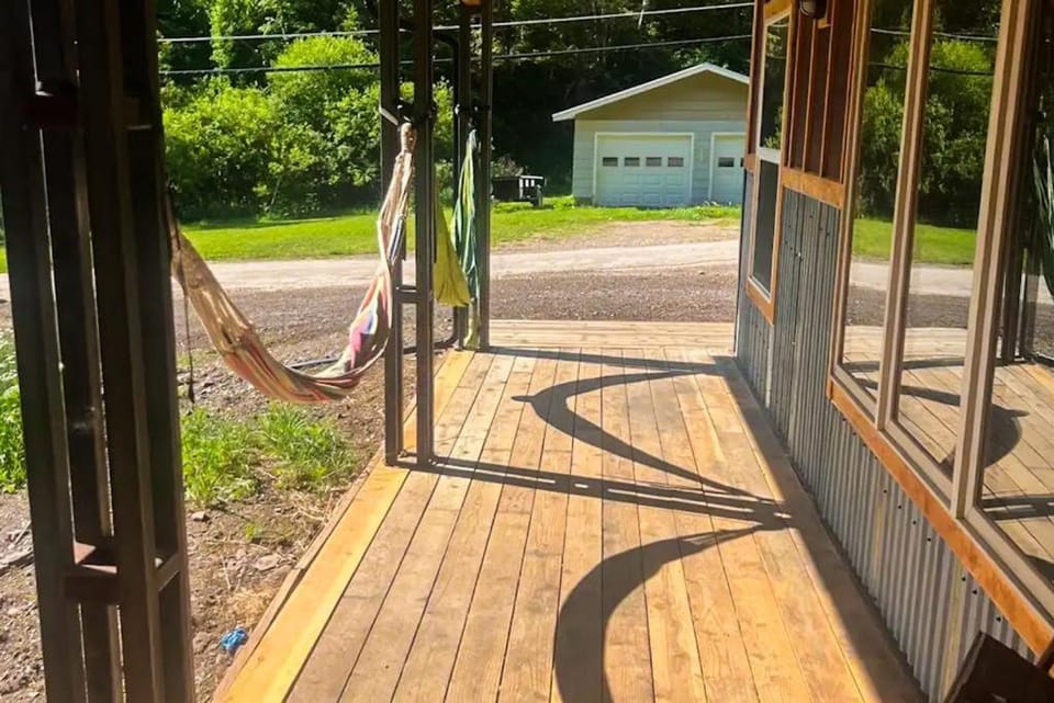 Dog-Friendly Home - Porch & Mtn Views House in North Lawrence