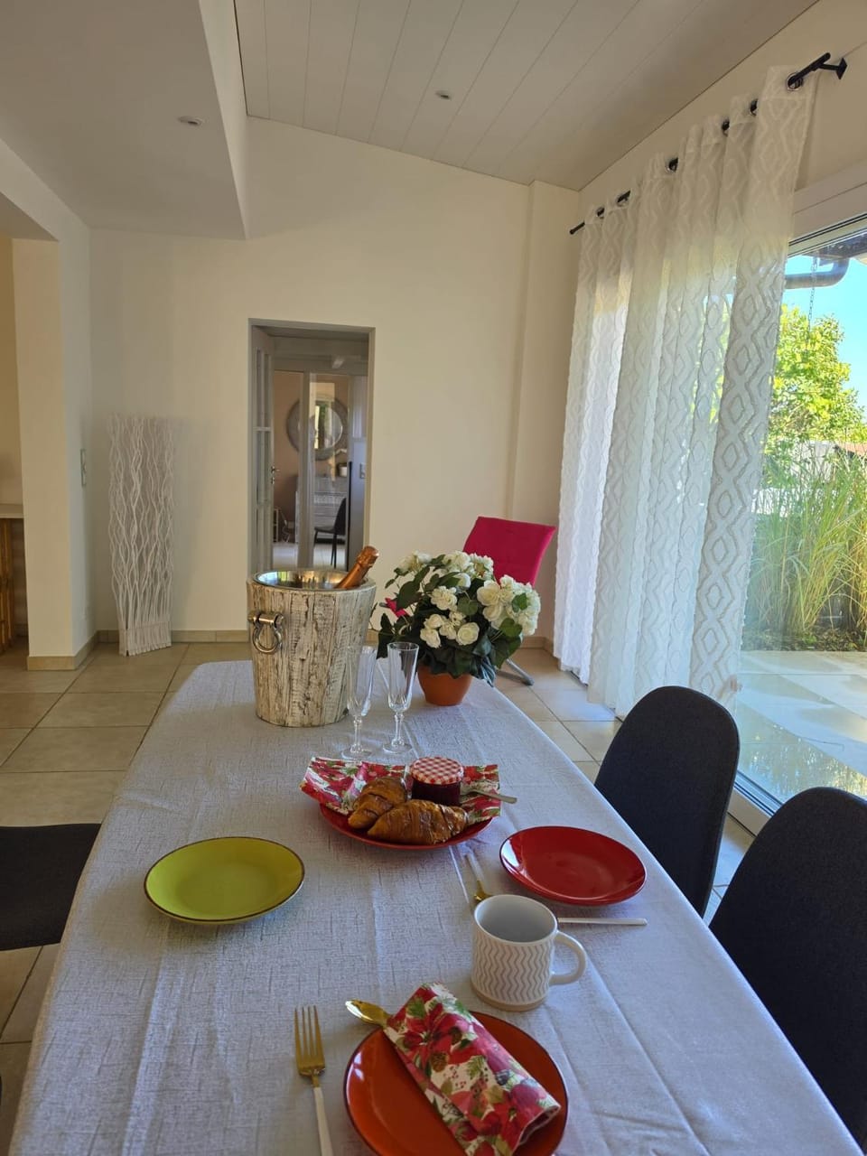 La parenthèse du lac Villa in Neuchâtel, Switzerland