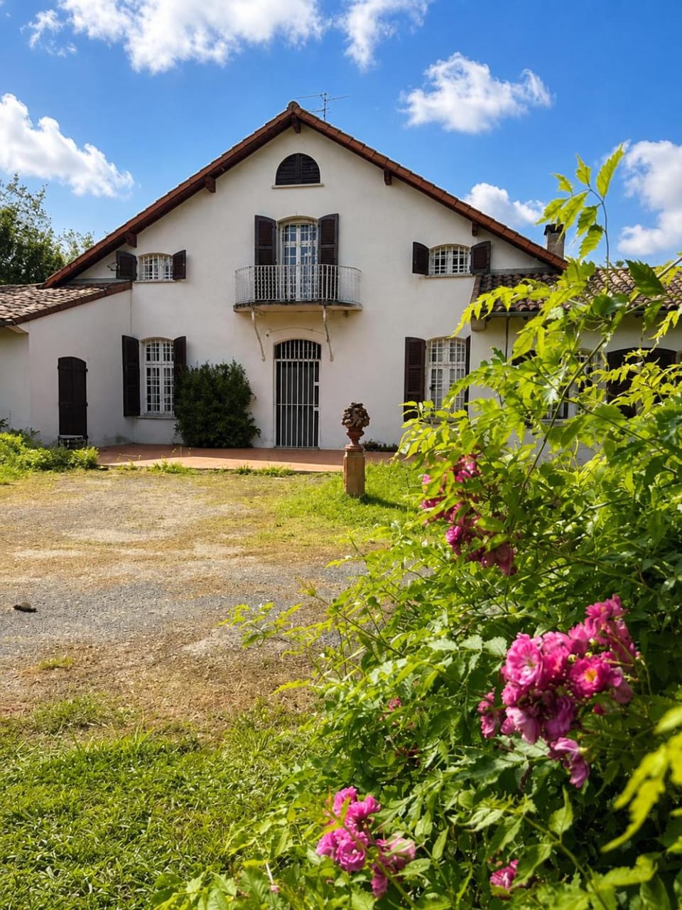 Property building, Spring, Day, Garden, Garden, Garden view