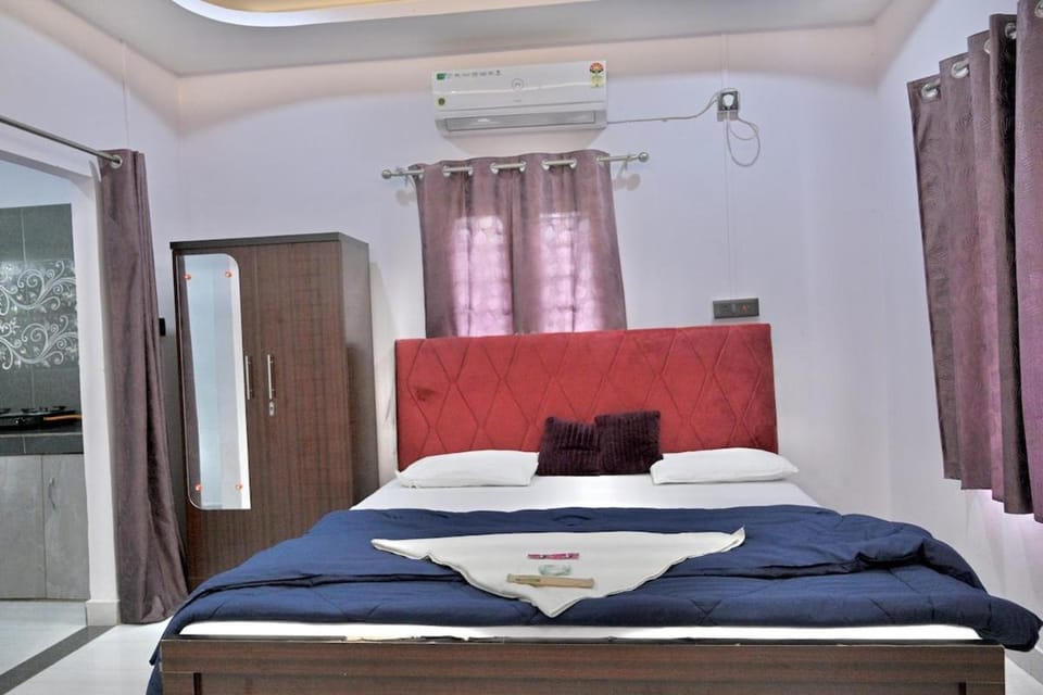 Asamika Abode-Cozy Stay by Airport & Ecom Tower Apartment in India