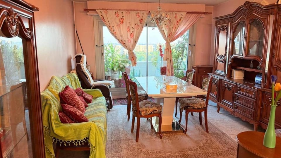 Belle vue - Chambre 12 mètres carrés - Lit 2 places - Wifi Apartment in Auvergne-Rhône-Alpes