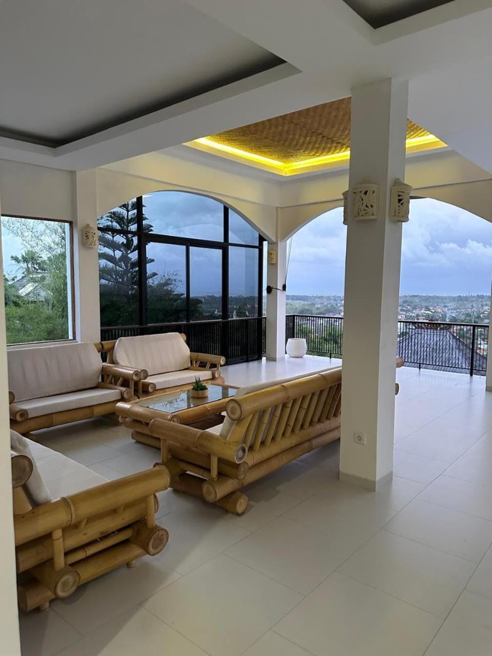 Natural landscape, View (from property/room), Balcony/Terrace, Living room, Seating area, Dining area