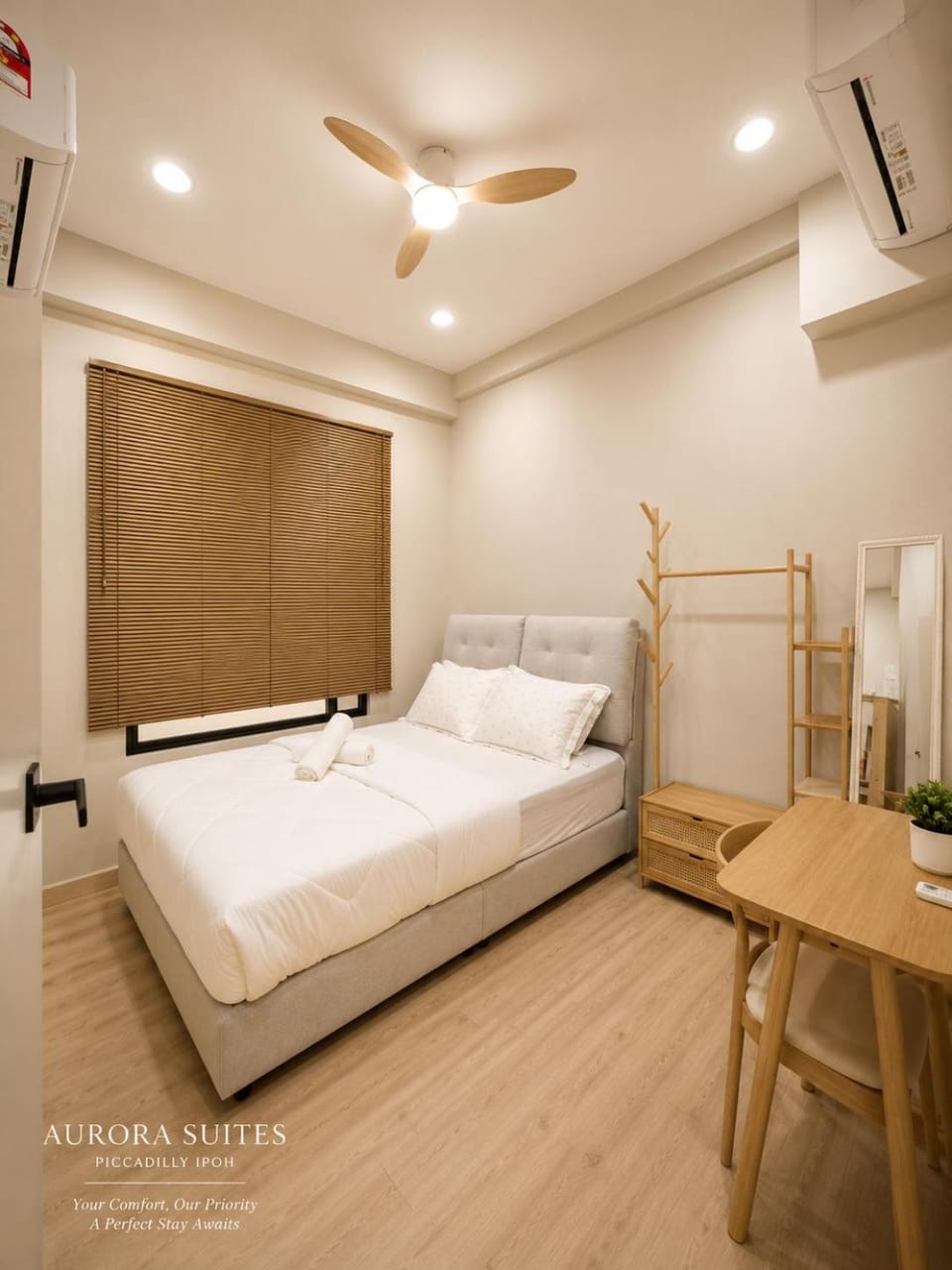 Bed, Photo of the whole room, Bedroom, wardrobe, air conditioner