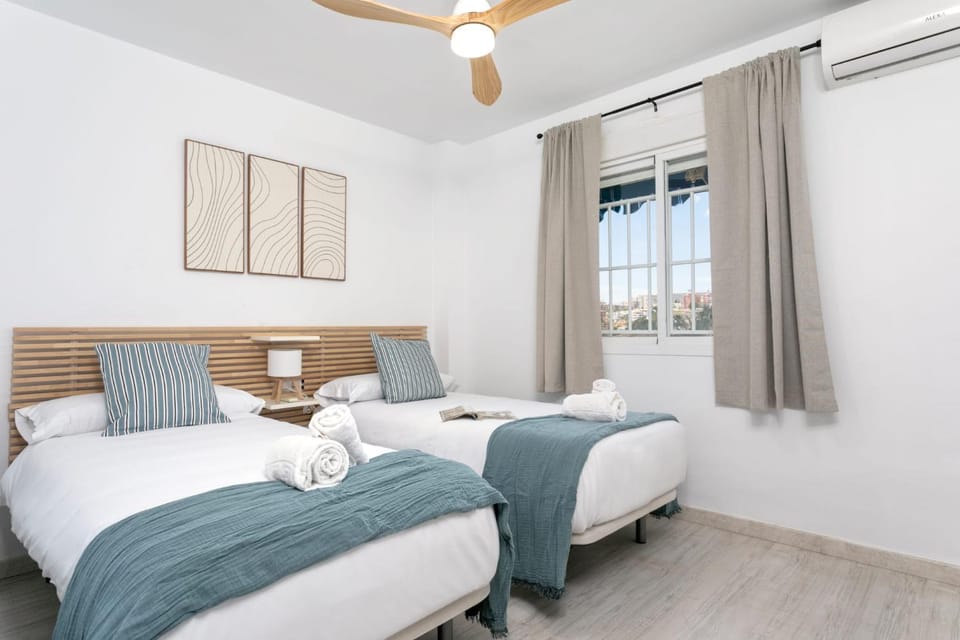 Bed, Photo of the whole room, Bedroom, air conditioner