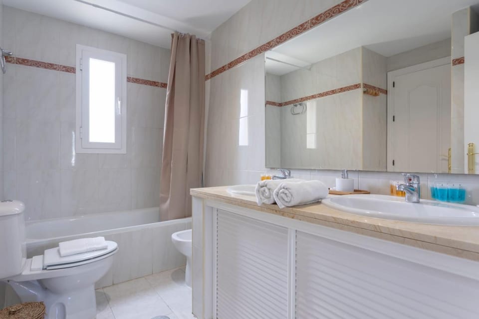 Bathroom, Bath